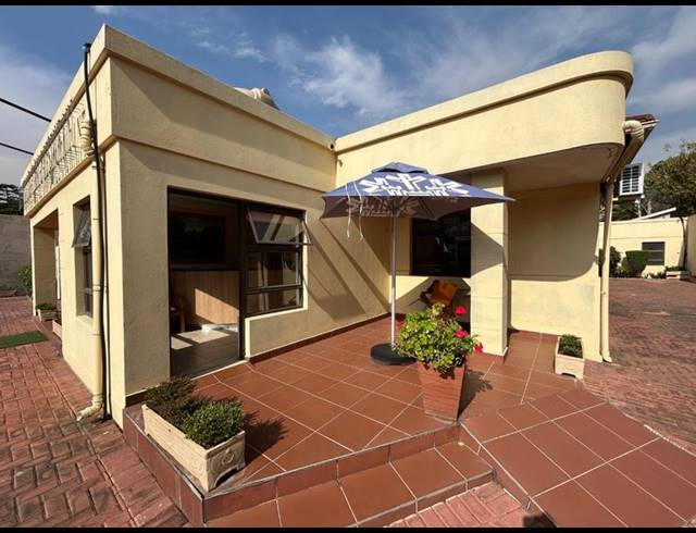 12 BEDROOM HOUSE FOR SALE IN SOUTH KENSINGTON